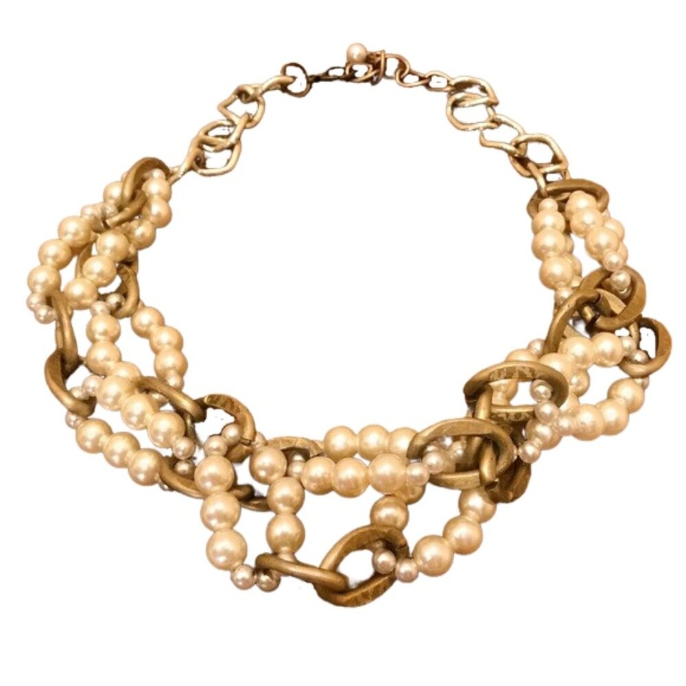 Matte gold and Pearl necklace